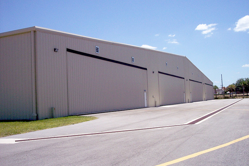Sebring Commercial Hangar 104